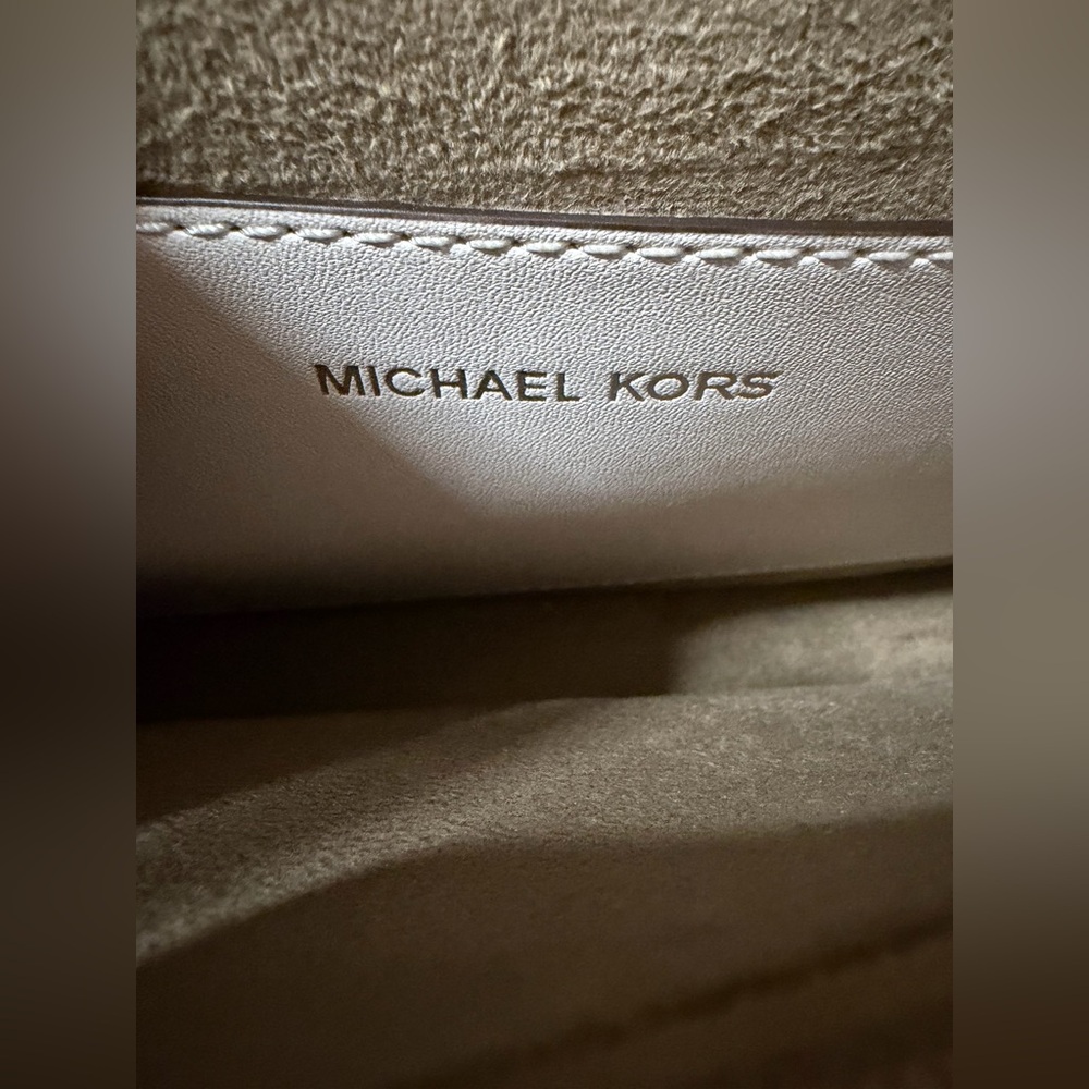 Michael Kors Greenwich Shoulder Bag - Picture 11 of 14